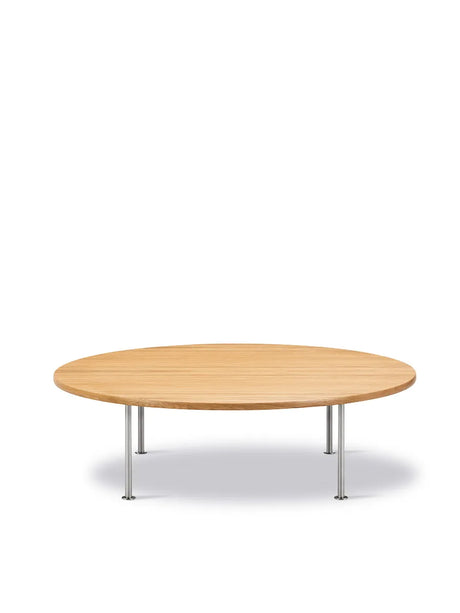 Wegner Ox Table fra Fredericia Furniture - Ø100 cm / Eg - lakeret / H: 35 cm - Jacobsen Plus