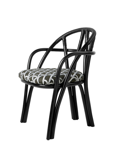 Bistra Dining Armchair fra GUBI - Ebony Painted Rattan / Reales Pattern 003 - Jacobsen Plus