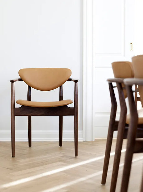 109 Chair af Finn Juhl - 2 - Jacobsen Plus