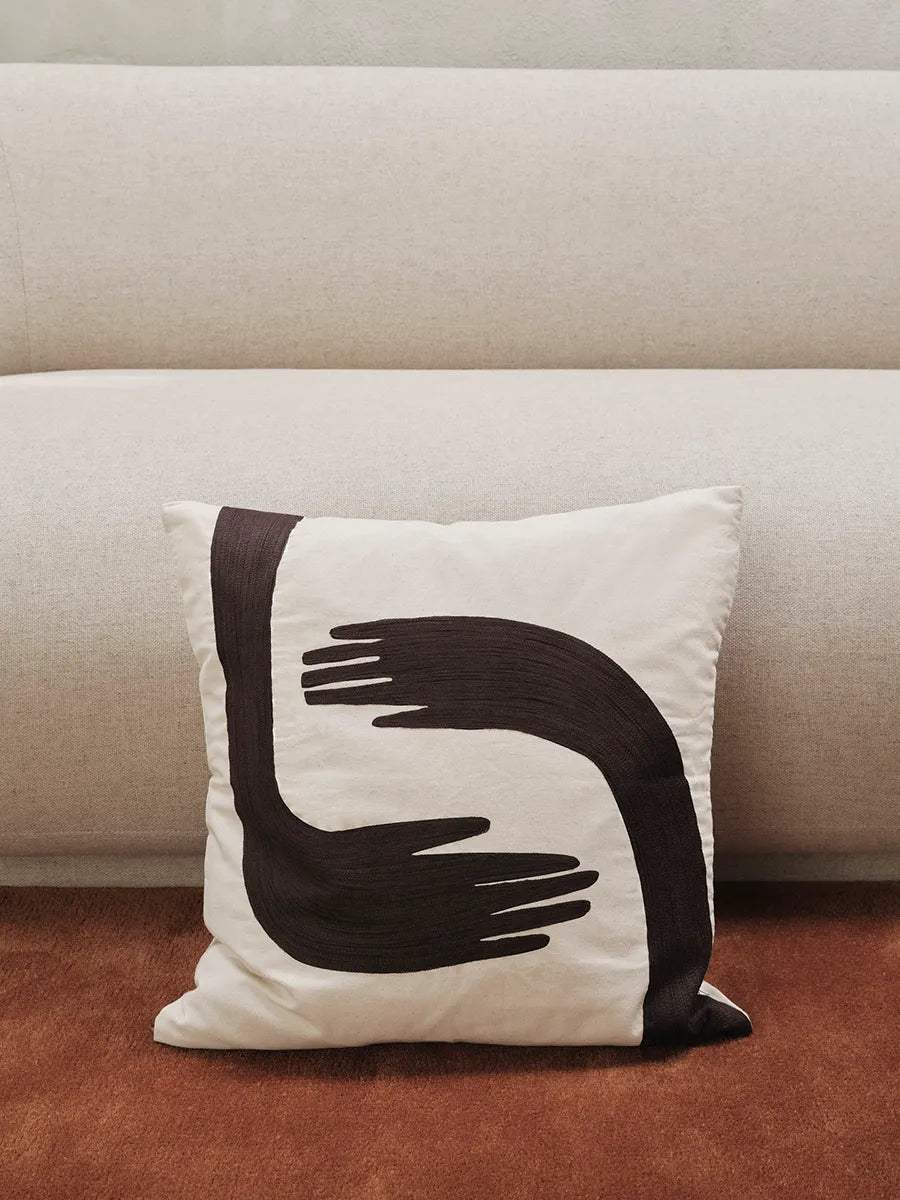 Pose Cushion fra Ferm Living