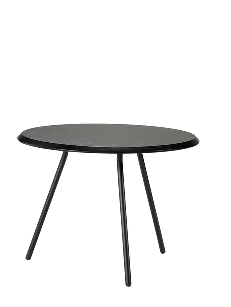 Soround Coffee Table, Ø 60 cm fra Woud - Black painted ash / H 44,5 cm - Jacobsen Plus