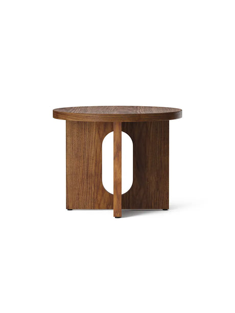 Androgyne Side Table, Ø50 cm fra Audo Copenhagen - Valnød - Jacobsen Plus