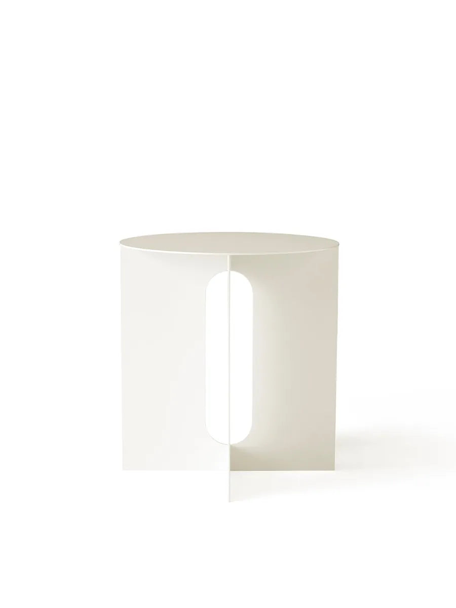 Androgyne Side Table fra Audo Copenhagen - Ivory - Jacobsen Plus