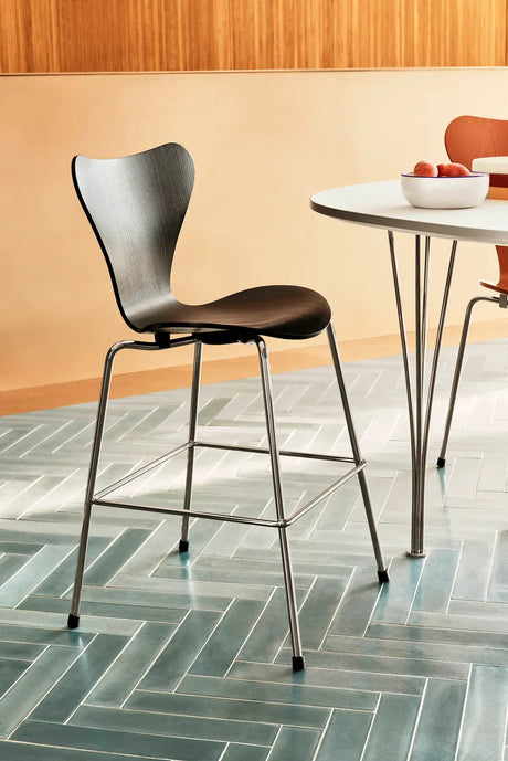 3177 Junior højstol af Arne Jacobsen - 1 - Jacobsen Plus