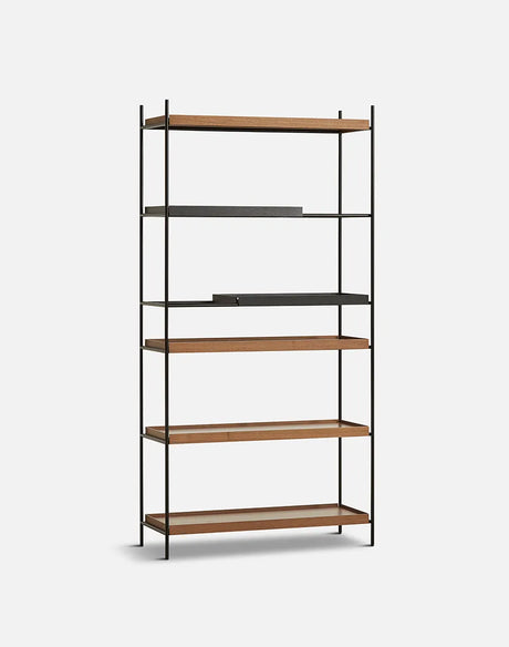 Tray Shelf, høj fra Woud - Black: 2 short - Walnut: 4 wide - Jacobsen Plus