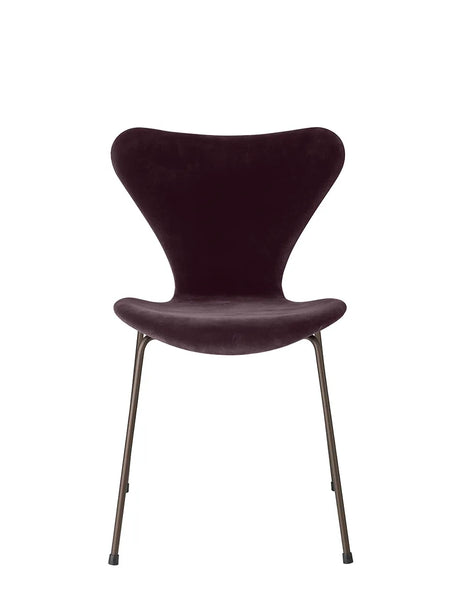 3107 Stol, fuldpolstret velour af Arne Jacobsen - Dark plum - Jacobsen Plus