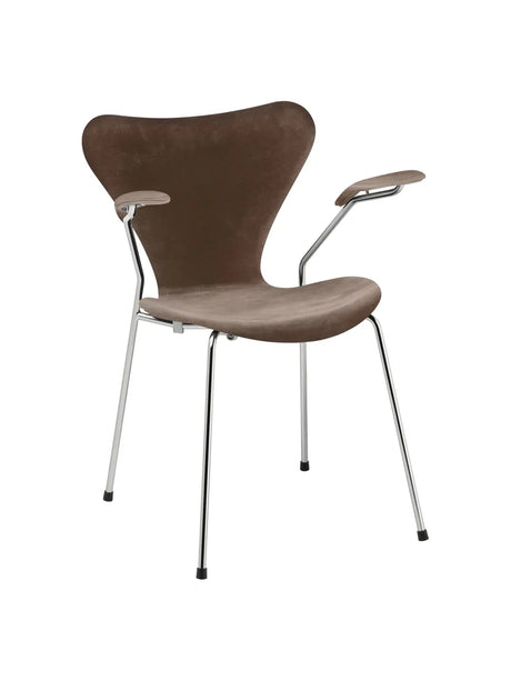 3207 Serie 7 Armstol af Arne Jacobsen - Fuldpolstret / Belfast (velour) / Grey brown - Jacobsen Plus