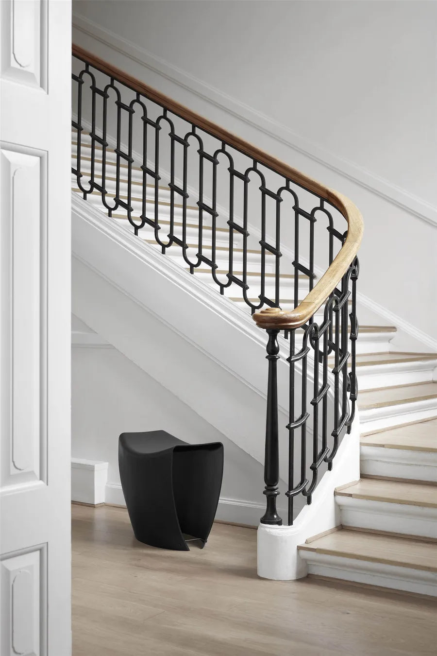 Gallery Stool af Hans Sandgren Jakobsen - 1 - Jacobsen Plus