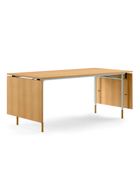 Nyhavn Spisebord af Finn Juhl - Lyseblåt stel / Eg olie - Jacobsen Plus