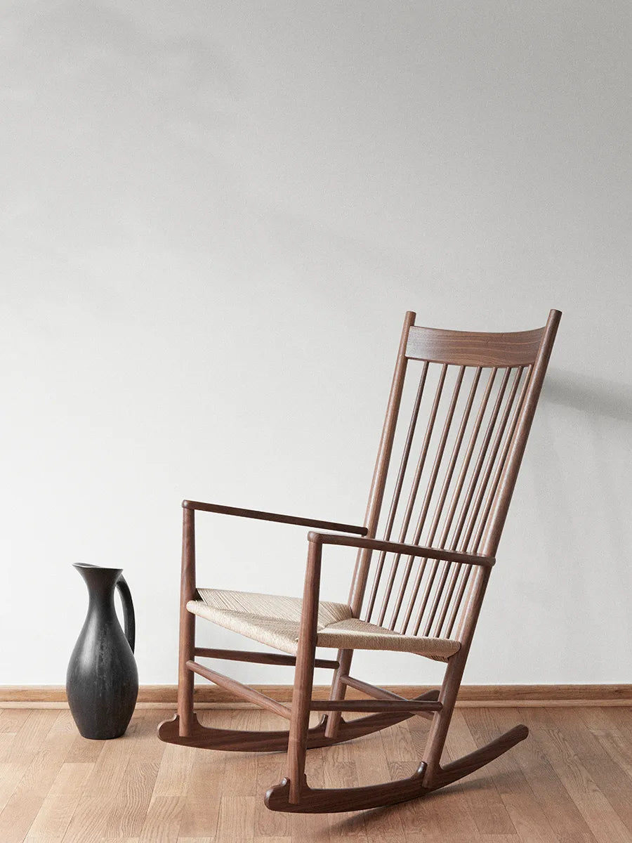 J16 Gyngestol, valnød af Hans J. Wegner - 2 - Jacobsen Plus