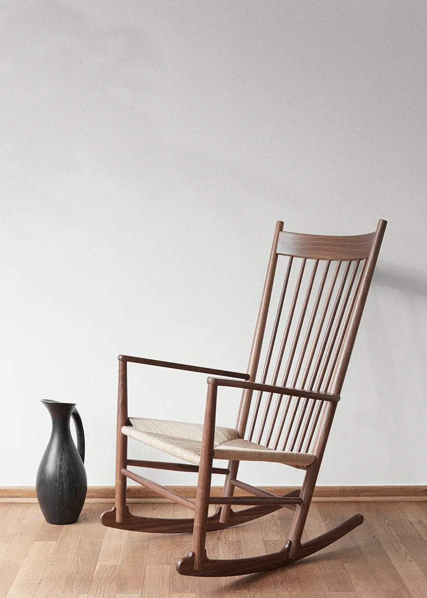 J16 Gyngestol, valnød af Hans J. Wegner - 2 - Jacobsen Plus