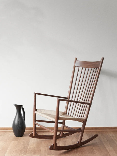 J16 Gyngestol, valnød af Hans J. Wegner - 2 - Jacobsen Plus