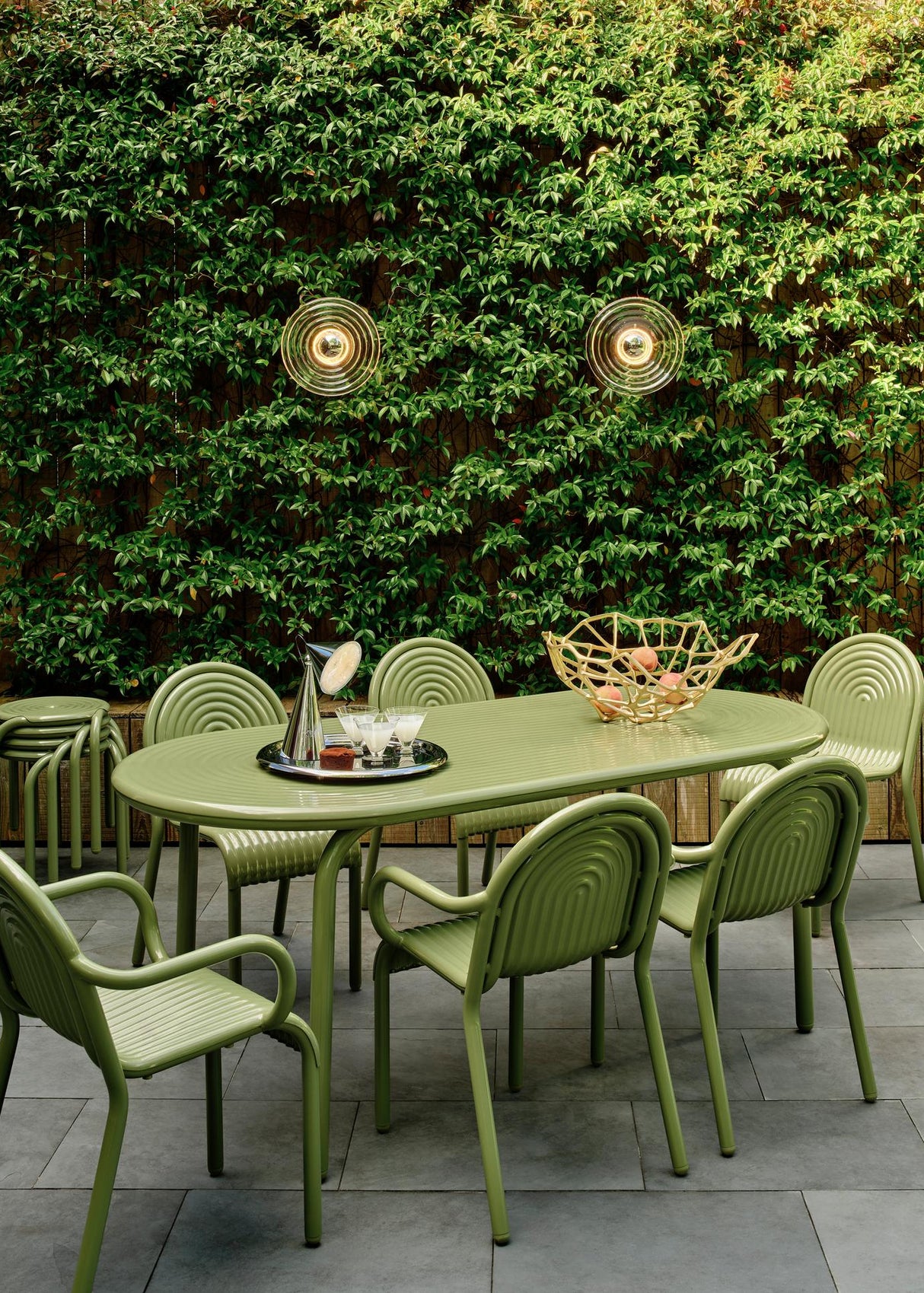 Groove Arm Chair fra Tom Dixon - 1 - Jacobsen Plus