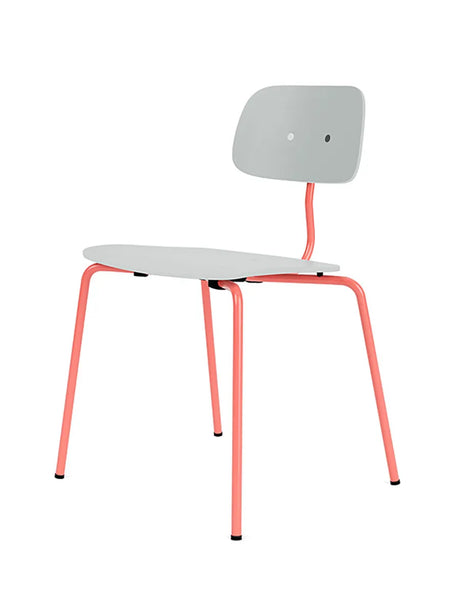 Kevi 2060 stol i Oyster fra Montana - 151 Rhubarb - Jacobsen Plus