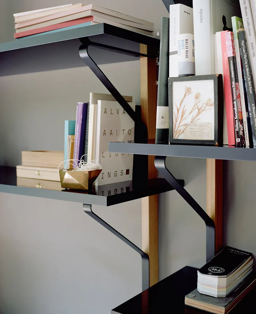 Kaari Wall Shelf, 100x188 cm fra Artek - 2 - Jacobsen Plus