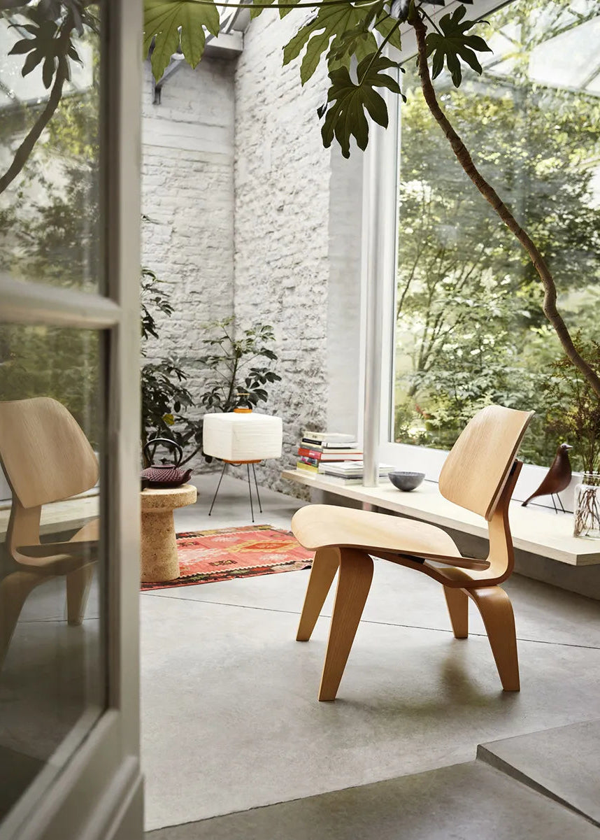 Plywood Group LCW, valnød fra Vitra - 2 - Jacobsen Plus
