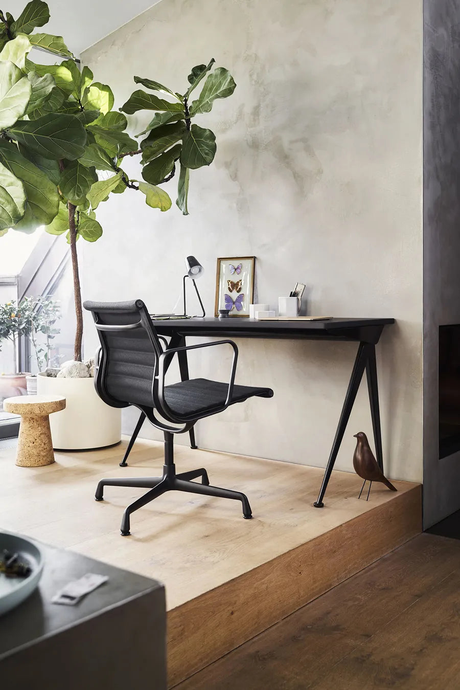 Aluminium Chair EA 117 Kontorstol, sort læder fra Vitra - 2 - Jacobsen Plus