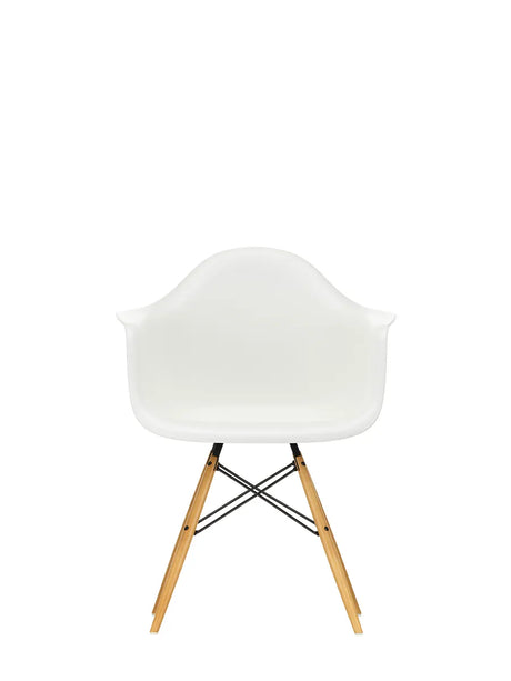 Eames Plastic Armchair DAW, ahorntræ fra Vitra - White - Jacobsen Plus