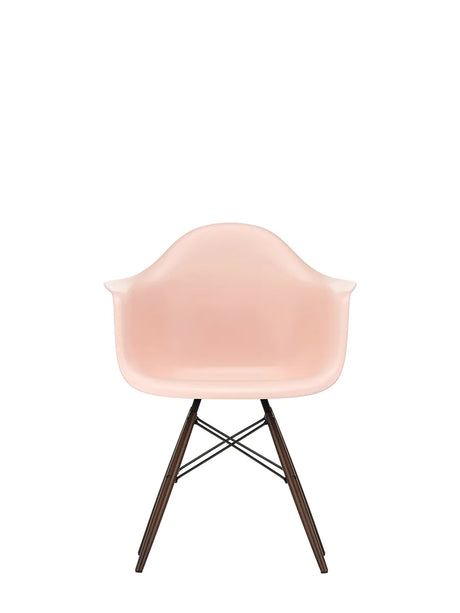Eames Plastic Armchair DAW, mørkbejdset ahorntræ fra Vitra - Pale Rose - Jacobsen Plus