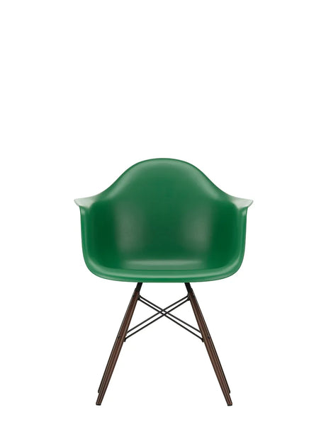 Eames Plastic Armchair DAW, mørkbejdset ahorntræ fra Vitra - Emerald - Jacobsen Plus