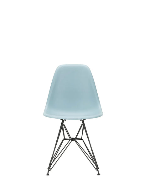 Eames Plastic Side Chair DSR, sort pulverlakeret fra Vitra - Ice grey - Jacobsen Plus