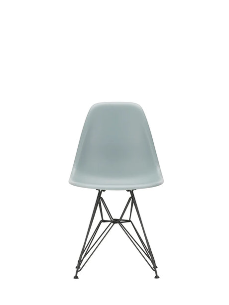 Eames Plastic Side Chair DSR, sort pulverlakeret fra Vitra - Light grey - Jacobsen Plus