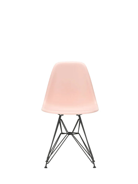Eames Plastic Side Chair DSR, sort pulverlakeret fra Vitra - Pale Rose - Jacobsen Plus