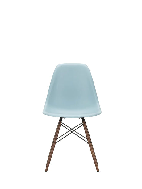 Eames Plastic Side Chair DSW, mørkbejdset ahorntræ fra Vitra - Ice grey - Jacobsen Plus