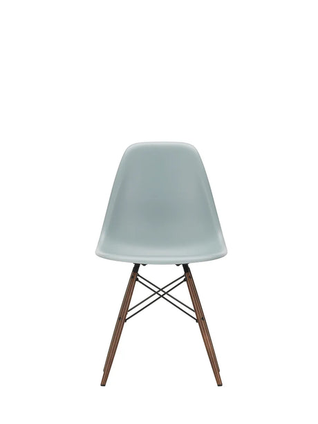 Eames Plastic Side Chair DSW, mørkbejdset ahorntræ fra Vitra - Light grey - Jacobsen Plus