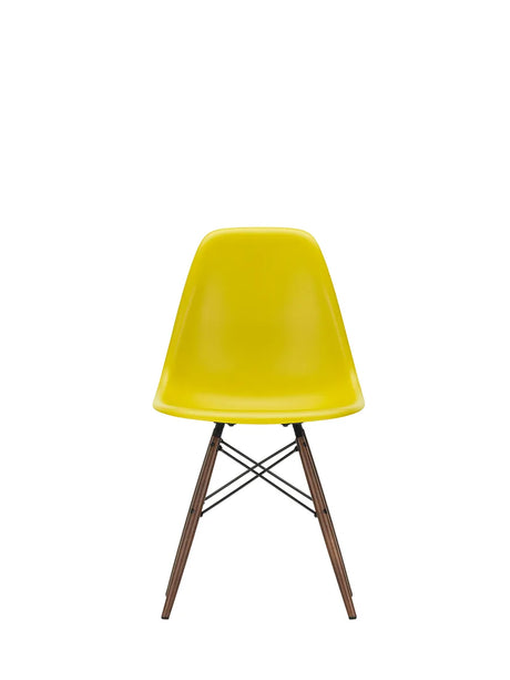 Eames Plastic Side Chair DSW, mørkbejdset ahorntræ fra Vitra - Mustard - Jacobsen Plus