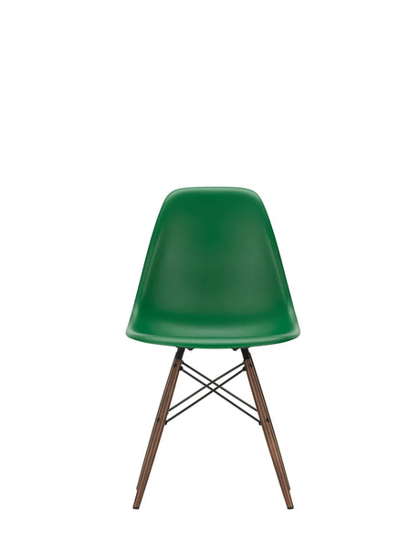 Eames Plastic Side Chair DSW, mørkbejdset ahorntræ fra Vitra - Emerald - Jacobsen Plus