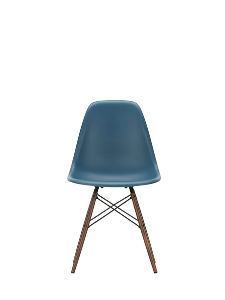Eames Plastic Side Chair DSW, mørkbejdset ahorntræ fra Vitra - Sea blue - Jacobsen Plus