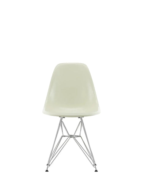 Eames Fiberglass Chair DSR, krom fra Vitra - Eames Parchment - Jacobsen Plus