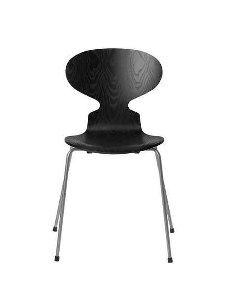 3101 Myren Stol i farvet ask af Arne Jacobsen - Sort / Silver Grey - Jacobsen Plus