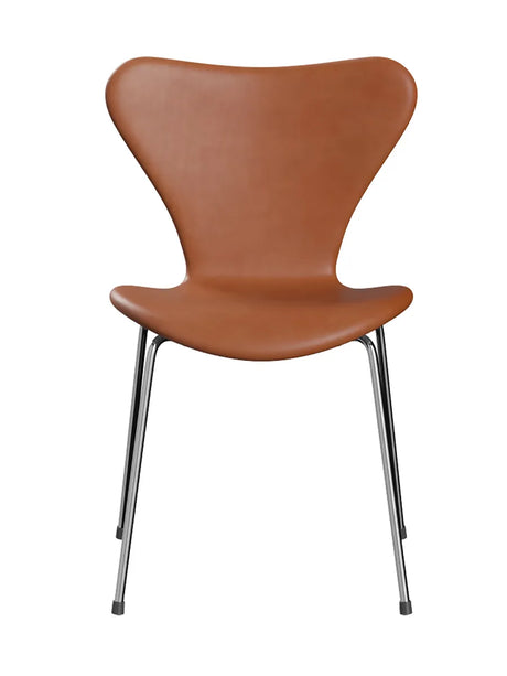 3107 Serie 7, fuldpolstret af Arne Jacobsen - Grace læder / Valnød - Jacobsen Plus