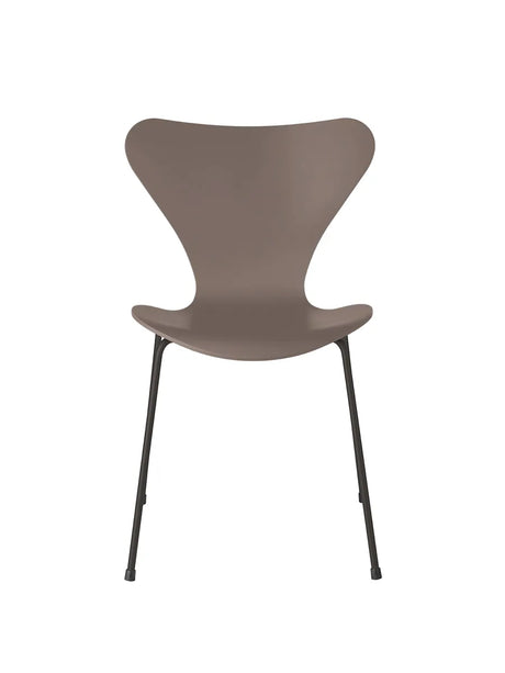 3107 Serie 7 stol lakeret af Arne Jacobsen - Deep Clay / Warm Graphite - Jacobsen Plus