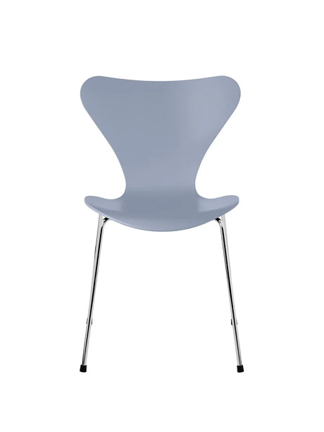 3107 Serie 7 stol lakeret af Arne Jacobsen - Lavender Blue / Krom - Jacobsen Plus