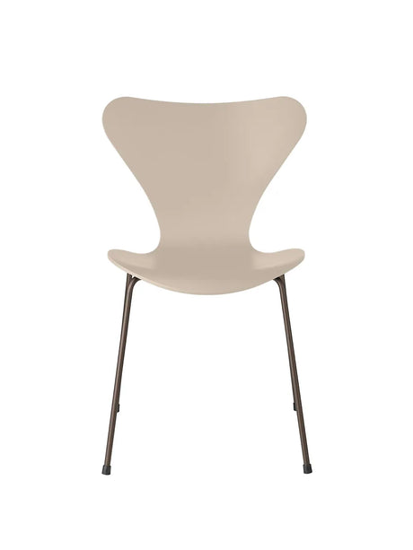 3107 Serie 7 stol lakeret af Arne Jacobsen - Light Beige / Brown Bronze - Jacobsen Plus