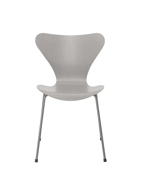 3107 Serie 7 stol i farvet ask af Arne Jacobsen - Nine Grey / Silver Grey - Jacobsen Plus