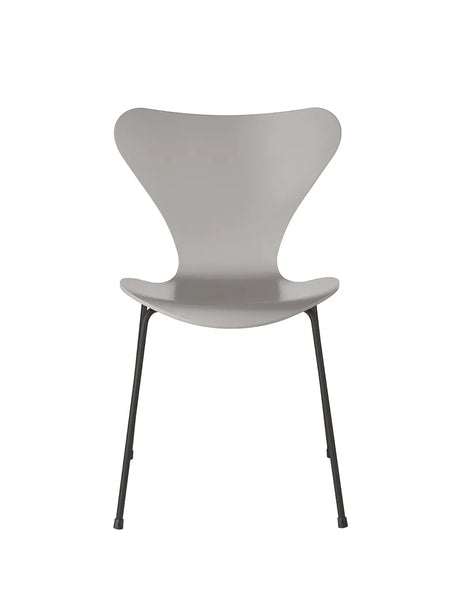 3107 Serie 7 stol lakeret af Arne Jacobsen - Nine Grey / Warm Graphite - Jacobsen Plus
