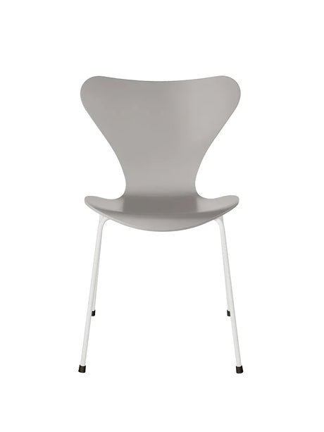 3107 Serie 7 stol lakeret af Arne Jacobsen - Nine Grey / Hvid - Jacobsen Plus