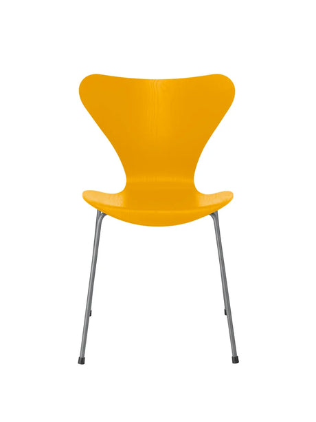 3107 Serie 7 stol i farvet ask af Arne Jacobsen - True Yellow / Silver Grey - Jacobsen Plus