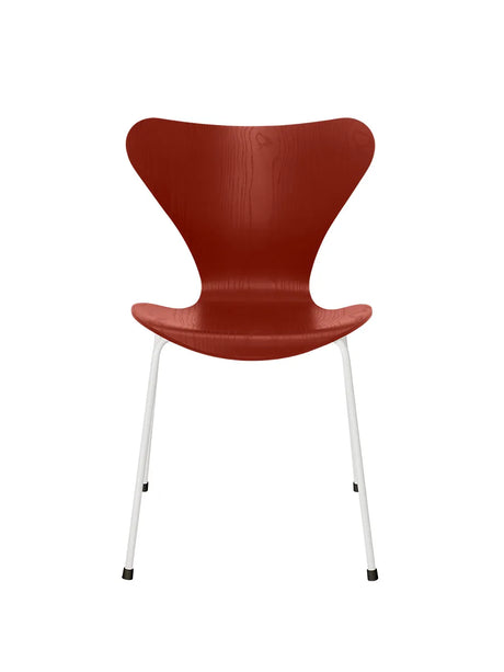 3107 Serie 7 stol i farvet ask af Arne Jacobsen - Venetian Red / Hvid - Jacobsen Plus