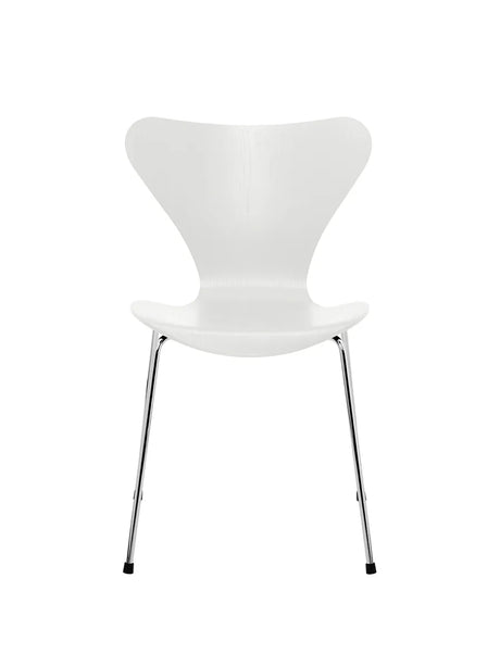 3107 Serie 7 stol i farvet ask af Arne Jacobsen - Hvid / Krom - Jacobsen Plus