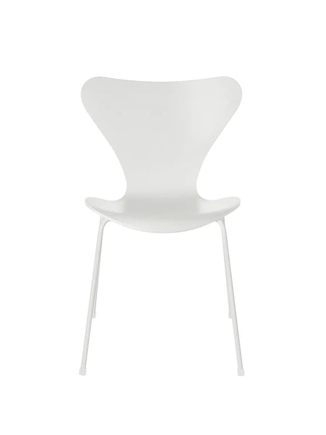 3107 Serie 7 stol lakeret af Arne Jacobsen - Hvid / Hvid - Jacobsen Plus