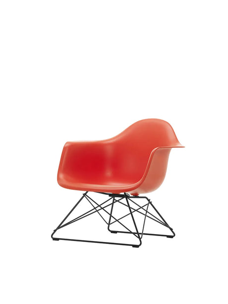 Eames Plastic Armchair LAR, sortlakeret fra Vitra - Poppy red - Jacobsen Plus