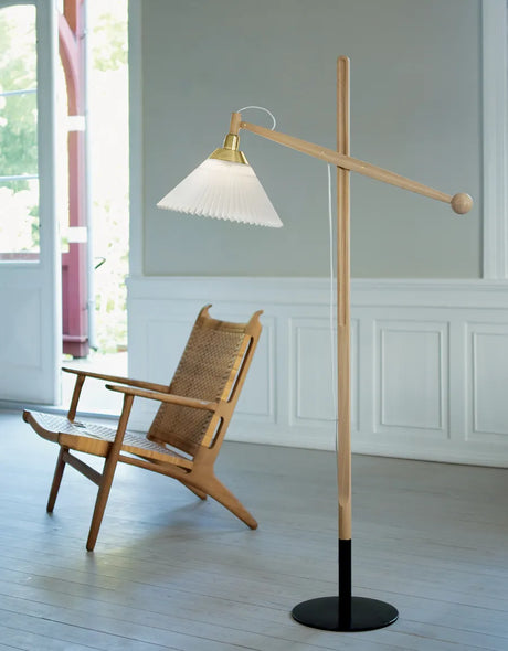 325 Gulvlampe fra Le Klint - 1 - Jacobsen Plus