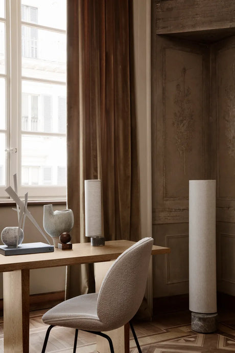 Private Desk fra GUBI - Light Stained Oak Veneer - Jacobsen Plus