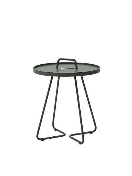 On The Move Sidebord fra Cane-line - Lille / Dark green - Jacobsen Plus