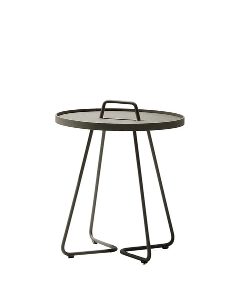 On The Move Sidebord fra Cane-line - Lille / Taupe - Jacobsen Plus